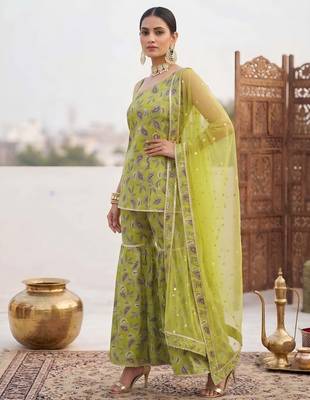 Green floral printed cotton kurta set 5
