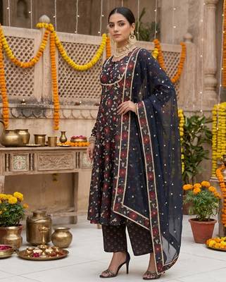 Black floral printed cotton kurta set 3