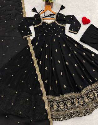 Black embroidered anarkali kurta with pant and dupatta set for women 4