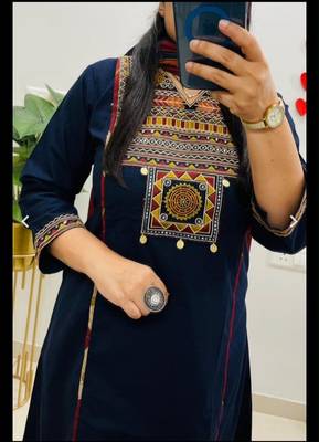 Blue cotton embroidered thread work ethnic kurta set with dupatta 2
