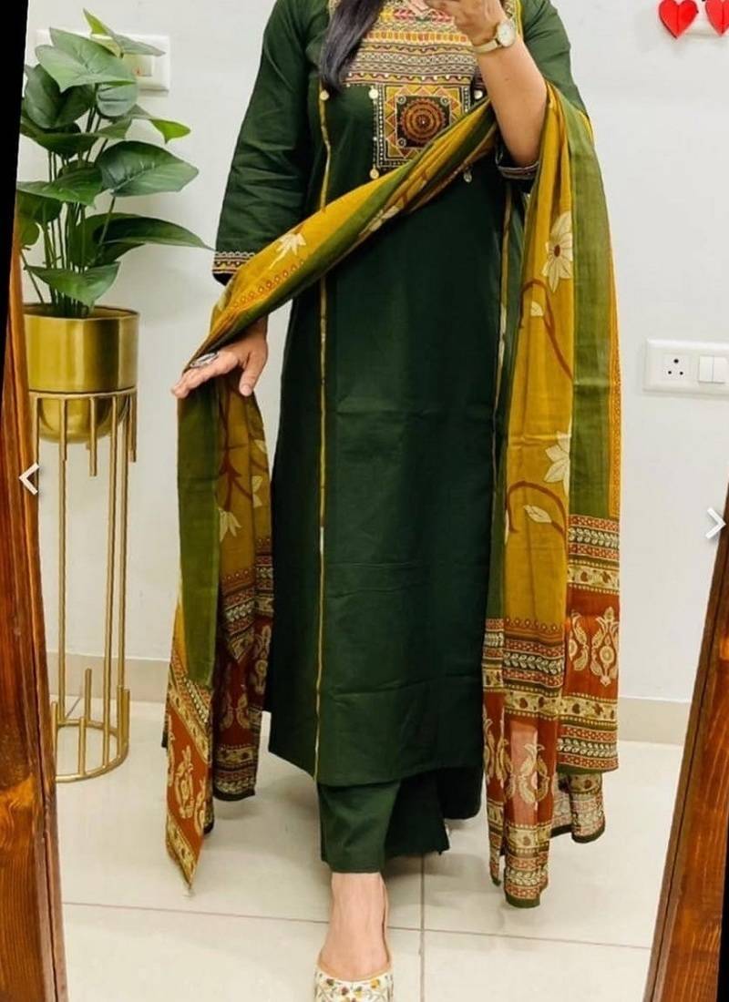 Green cotton embroidered thread work ethnic kurta set with dupatta