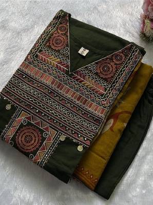 Green cotton embroidered thread work ethnic kurta set with dupatta 3