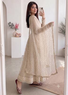 Women cream polka dot anarkali suit with solid trouser pant & border dupatta 3