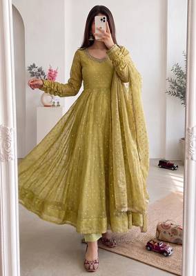 Women green polka dot anarkali suit with solid trouser pant & border dupatta 3