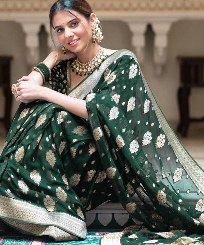 Green silk blend jacuard work festival saree with unstitched blouse piece