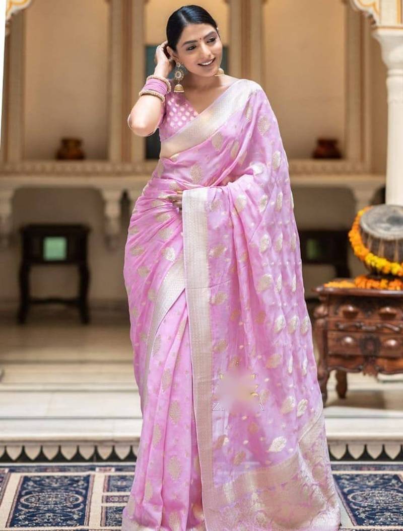 Pink silk blend jacuard work festival saree with unstitched blouse piece