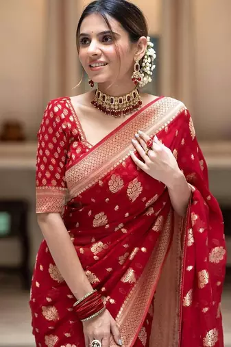 Red silk blend jacuard work festival saree with unstitched blouse piece