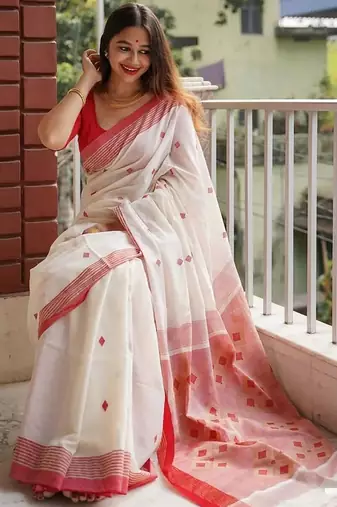 White red silk blend jacuard work festival saree with unstitched blouse piece