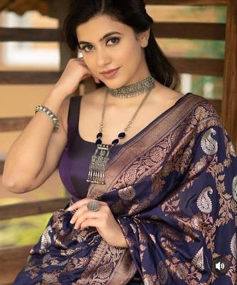 Blue silk blend jacuard work festival saree with unstitched blouse piece 3