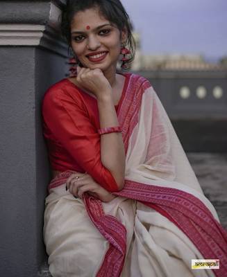 White red linen jacuard work festival saree with unstitched blouse piece 2