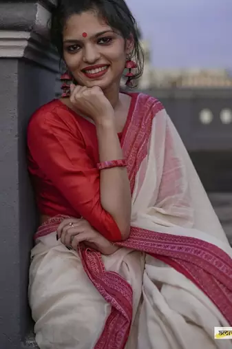 White red linen jacuard work festival saree with unstitched blouse piece