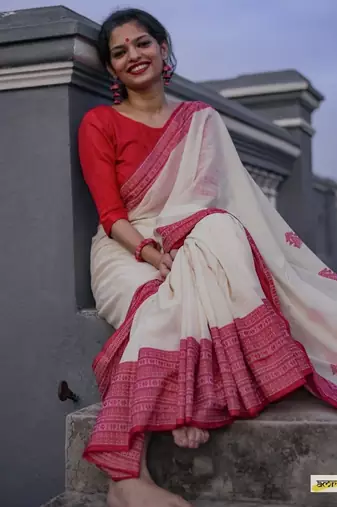 White red linen jacuard work festival saree with unstitched blouse piece