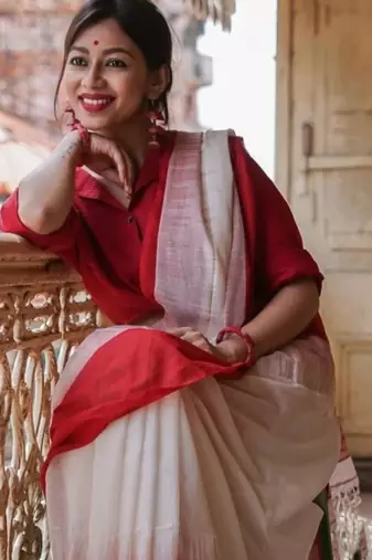White red linen jacuard work festival saree with unstitched blouse piece