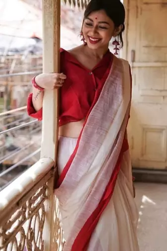 White red linen jacuard work festival saree with unstitched blouse piece