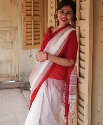White red linen jacuard work festival saree with unstitched blouse piece 5