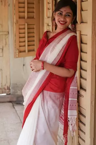 White red linen jacuard work festival saree with unstitched blouse piece