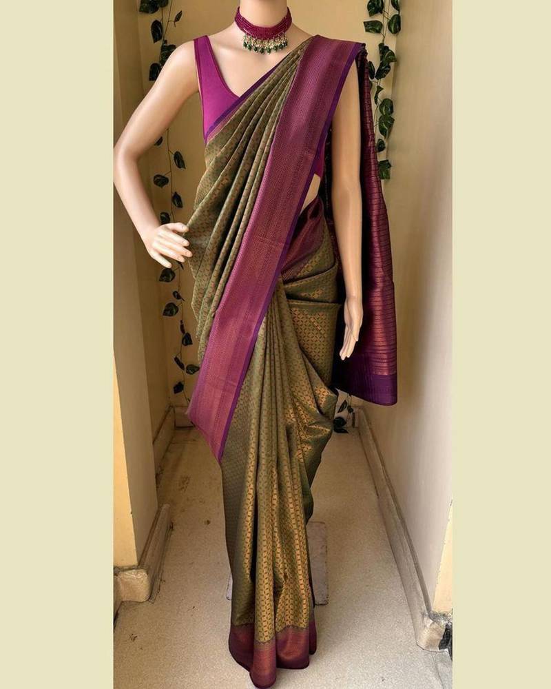 Mehendi purple silk blend jacuard work festival saree with unstitched blouse piece