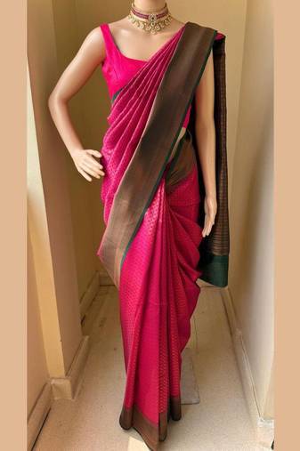 Pink silk blend jacuard work festival saree with unstitched blouse piece