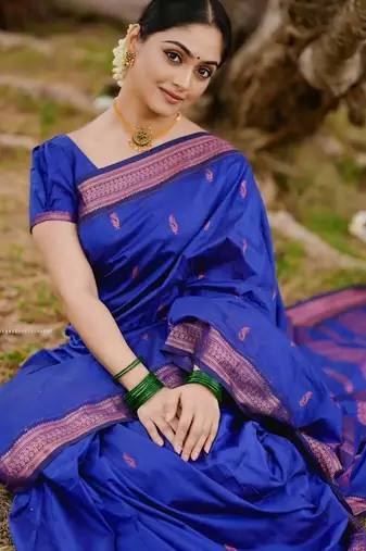 Royal blue silk blend jacuard work festival saree with unstitched blouse piece