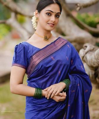 Royal blue silk blend jacuard work festival saree with unstitched blouse piece 5