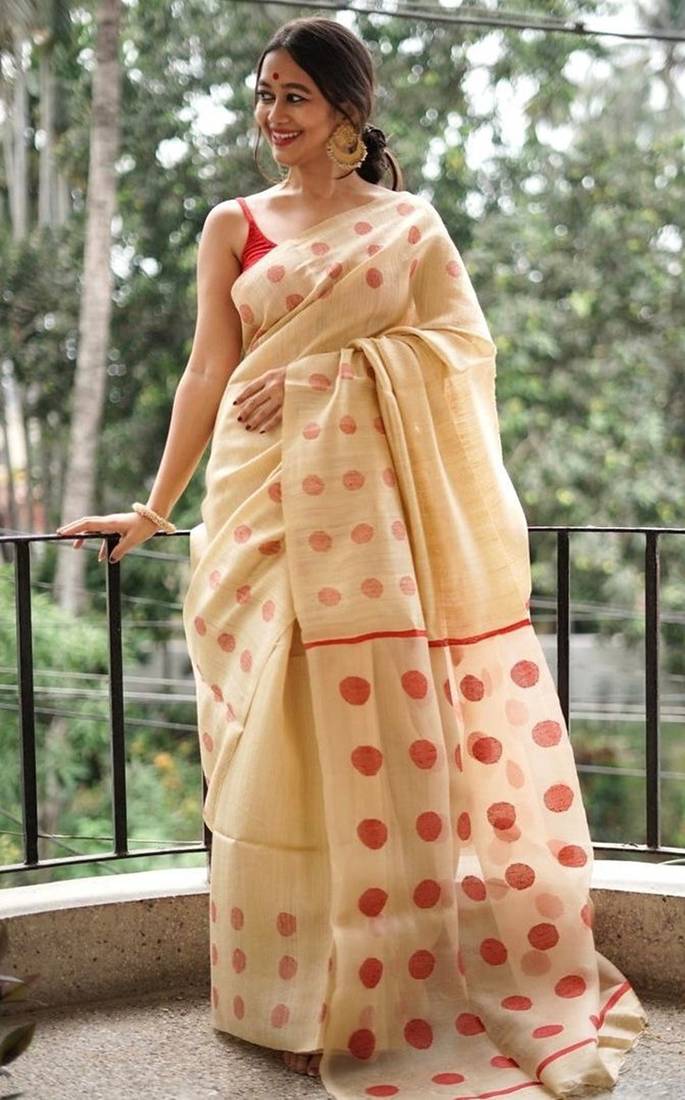 Cream red linen jacuard work festival saree with unstitched blouse piece