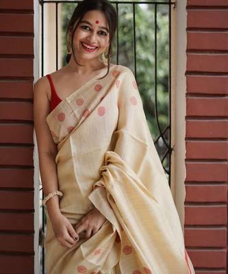 Cream red linen jacuard work festival saree with unstitched blouse piece 3