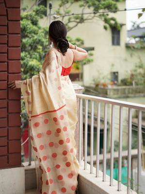 Cream red linen jacuard work festival saree with unstitched blouse piece 4