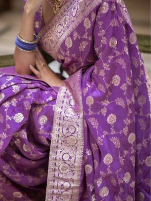 Lavender silk blend jacuard work festival saree with unstitched blouse piece 2