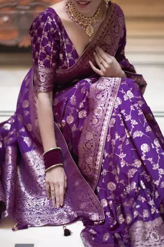 Purple silk blend jacuard work festival saree with unstitched blouse piece