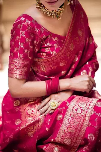 Rani pink silk blend jacuard work festival saree with unstitched blouse piece