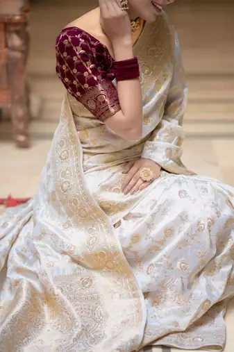 White wine silk blend jacuard work festival saree with unstitched blouse piece