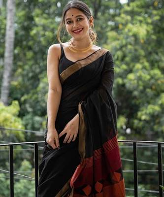 Black linen jacuard work festival saree with unstitched blouse piece 4