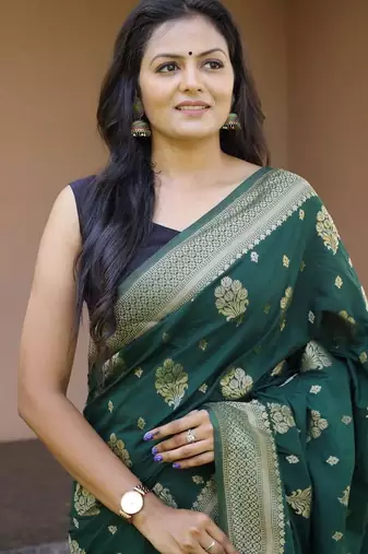 Green silk blend jacuard work festival saree with unstitched blouse piece