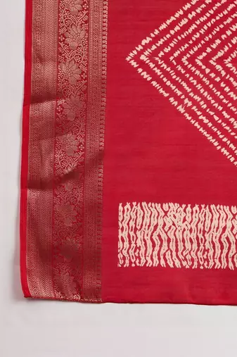 Women Red Silk Blend Ethnic Printed Fastive Wear Saree With Matching Blouse