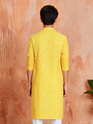 Boy's yellow cotton printed knee length kurta 4