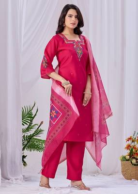 Rani pink embroidery rayon kurta with pant and duptta set 2