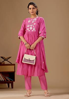Pink embroidery mul cotton kurta with pant and duptta set 2