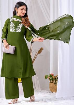 Mehendi embroidery mul cotton kurta with plazzo and duptta set 3