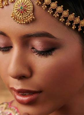 Women gold plated south indian stone studded head jewellery 2