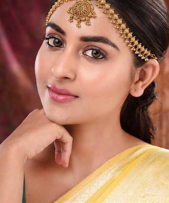 Women gold plated stone studded head jewellery 1