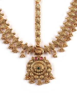 Women gold plated stone studded head jewellery 4