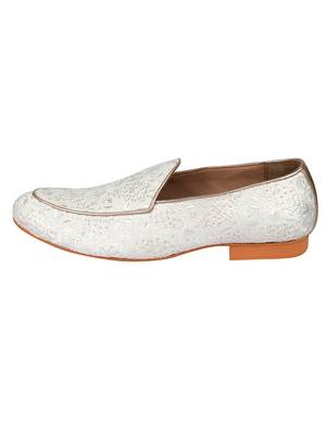 men's fabric material all over embroidered white juttis & mojries for wedding party occasion 5
