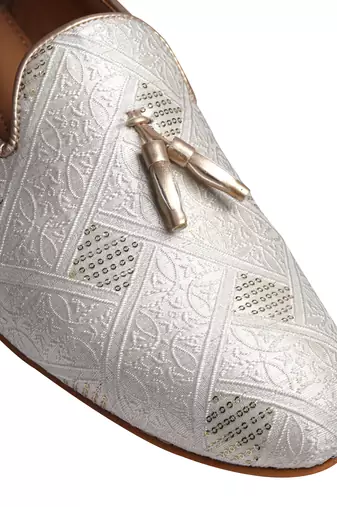 men's white colour fabric material slip-on ethnic shoes for men for weeding party occasion