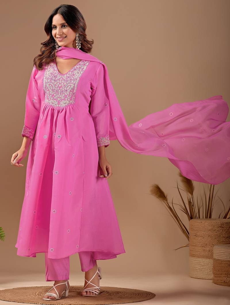 Pink embroidery mul chanderi kurta with pant and duptta set