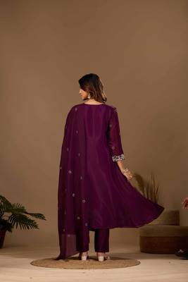 Wine embroidery mul chanderi kurta with pant and duptta set 4