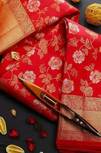 Women Floral Woven Design Zari Art Silk Banarasi Saree