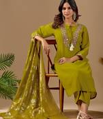 Green embroidery with hand work mul chanderi kurta with pant and duptta set