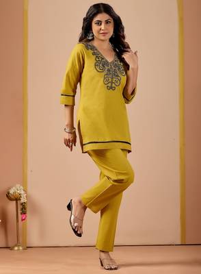 Green embroidery cotton kurta with pant 1
