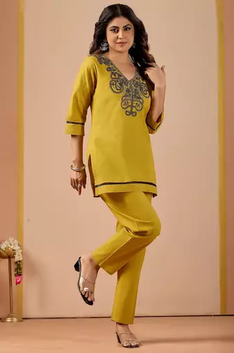 Green embroidery cotton kurta with pant