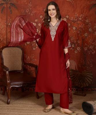 Maroon hand-worked kurta with pant & jacquard dupatta set 1